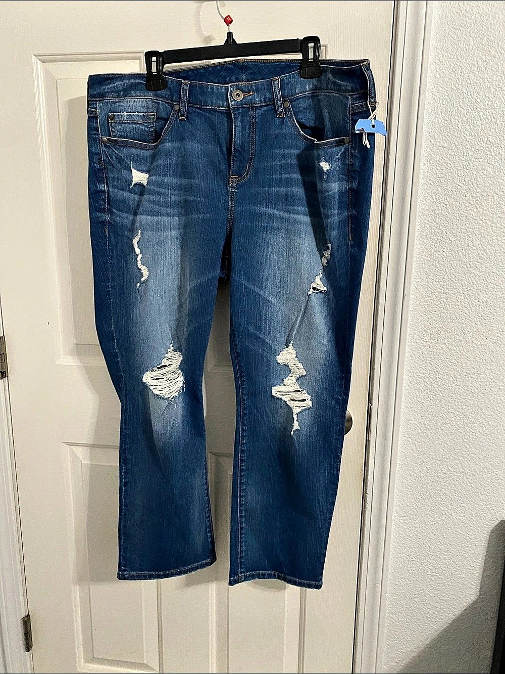 Torrid Perfect Boyfriend Mid-Rise Jean Distressed Blue Jeans size 18